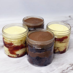 CHOCOLATE AND VICTORIA SPONGE CAKE JARS